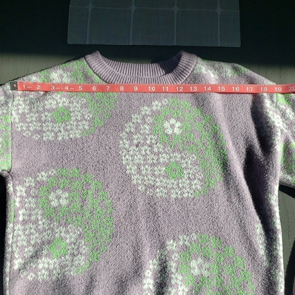 Floral Yin Yang Patterned Women's Sweater - Picture 4 of 7